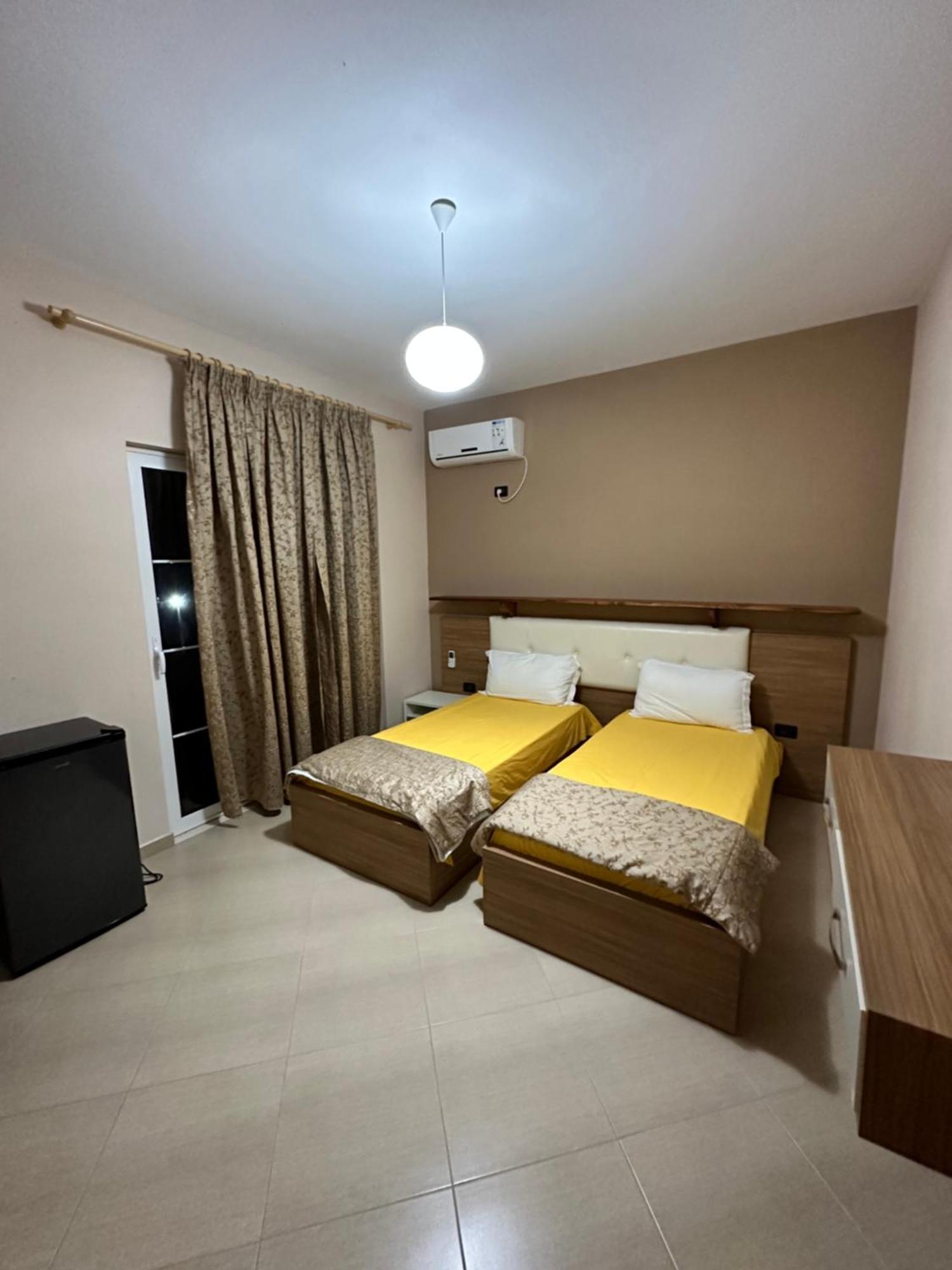 Hotel Rozmarine à Pellumbas Extérieur photo