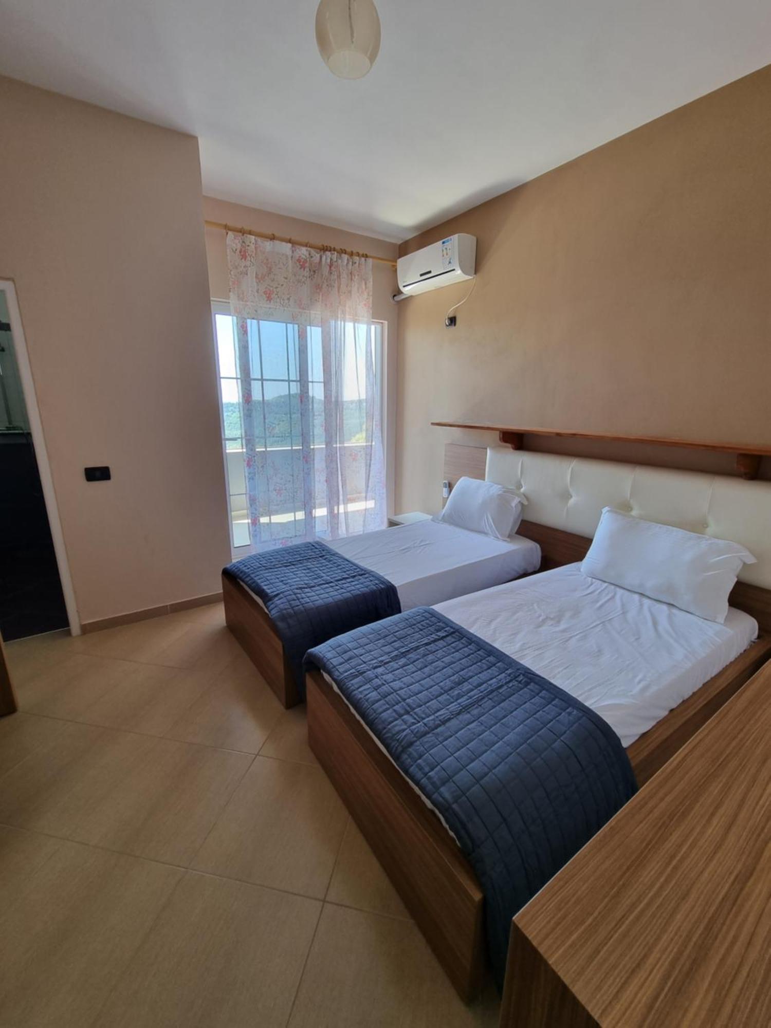 Hotel Rozmarine à Pellumbas Extérieur photo